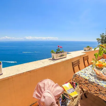Sun & Sea Apartment