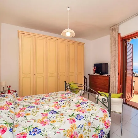 Sun & Sea Apartment